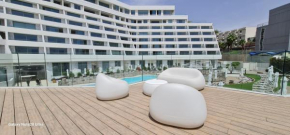 Sea side apartment one step to the beach-By Amdar Holiday Apartments